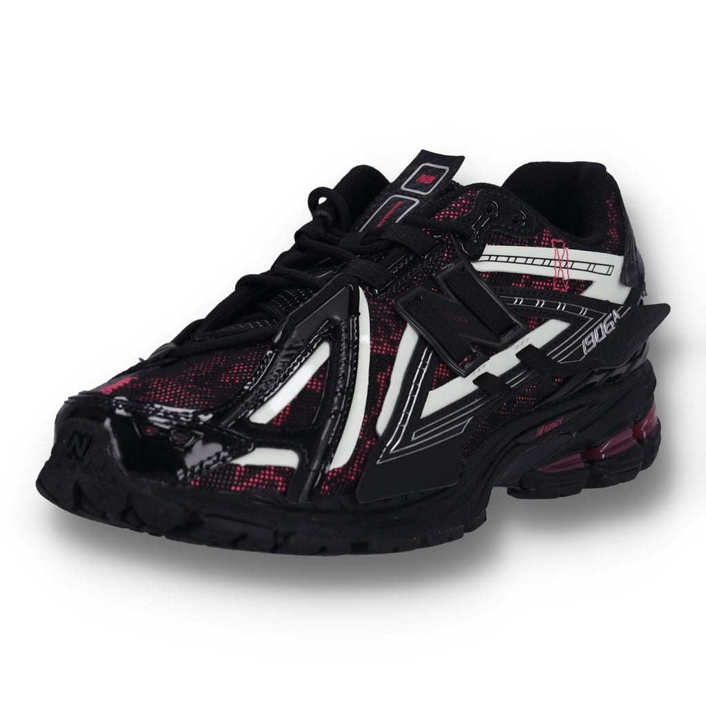 1906A 'Black Dragon Berry