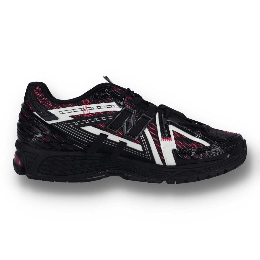 1906A 'Black Dragon Berry